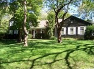 920 Fairway Dr, Manhattan, KS 66502