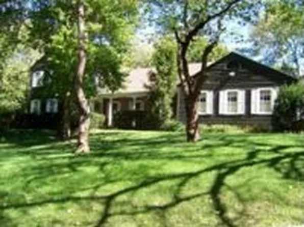 920 Fairway Dr, Manhattan, KS 66502