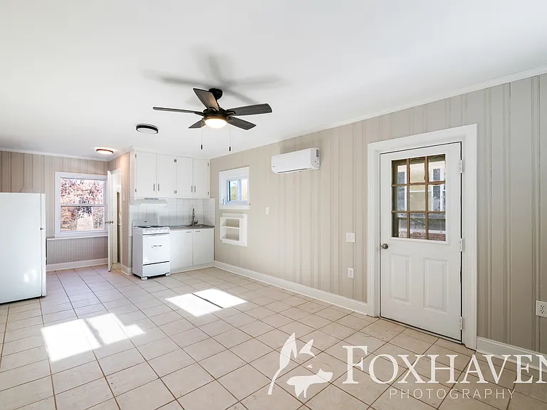 1137 E Keswick Rd — Photo 4
