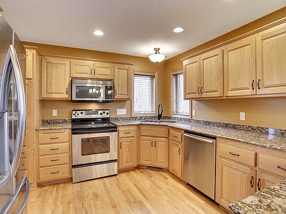 4th image of 179 142nd Ave NW