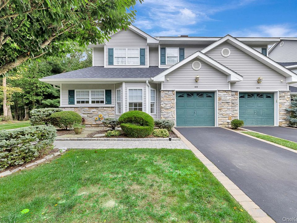 1st image of 42 Willow Wood Drive