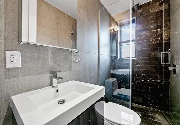 5th image of 235 E 117th St APT 1C