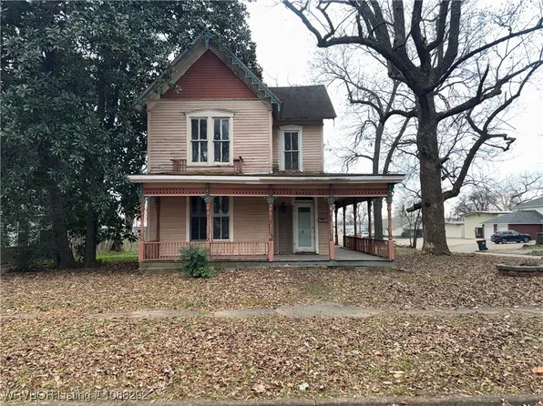 504 S 6th St, Van Buren, AR 72956