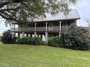 603 Country Dr, Delcambre, LA 70528