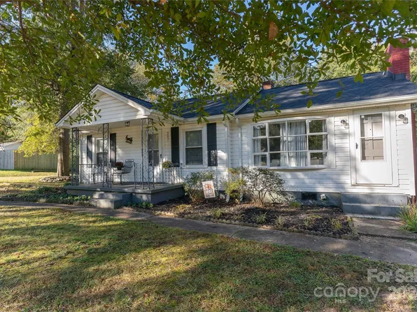 207 Belton Ave, Mount Holly, NC 28120