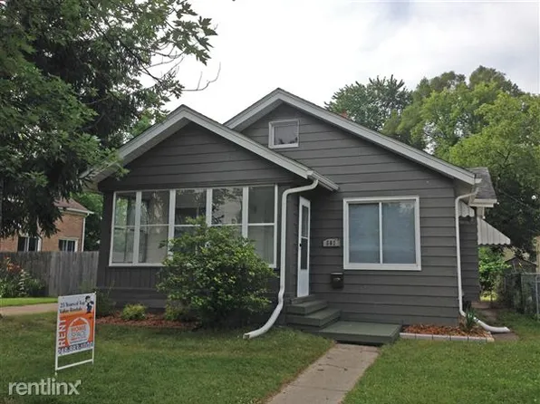 662 E Saratoga Ave, Ferndale, MI 48220