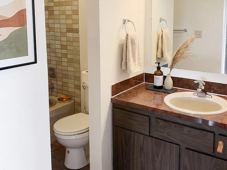 8732 Phinney Ave N #201 — Photo 15