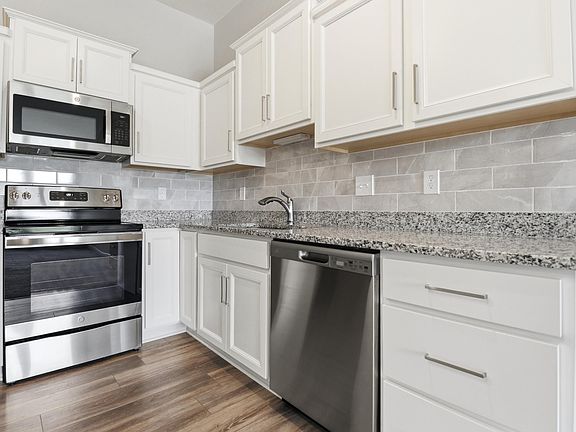 3rd image of 7602 Woodhaven Ct