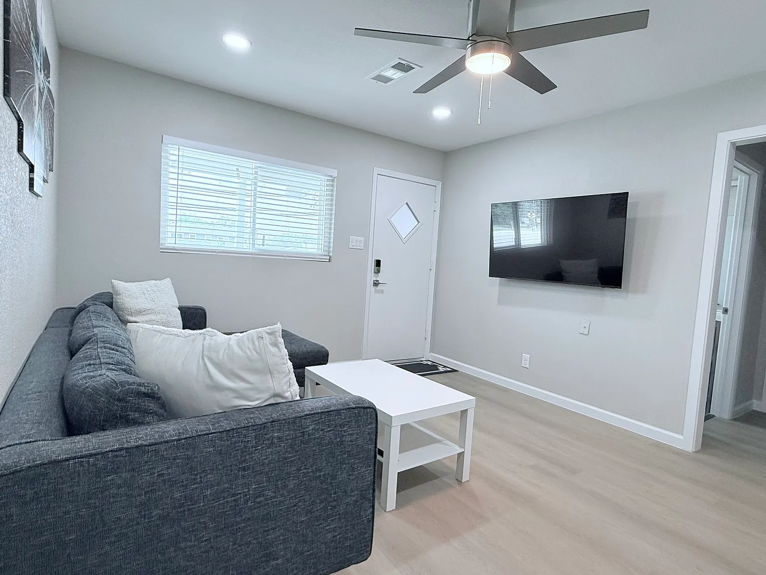 4 bed, 1379 sqft, $3,200 — Photo 3