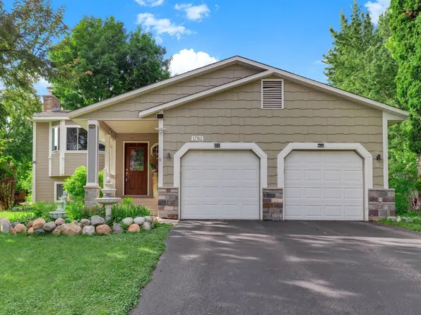 17762 S Shore Ln W, Eden Prairie, MN 55346
