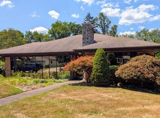 140 Hillcrest Dr, Wellsburg, WV