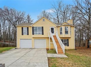 6334 Hillview Ln, Douglasville, GA