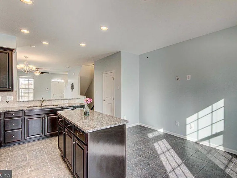 133 Streamview Dr — Photo 6