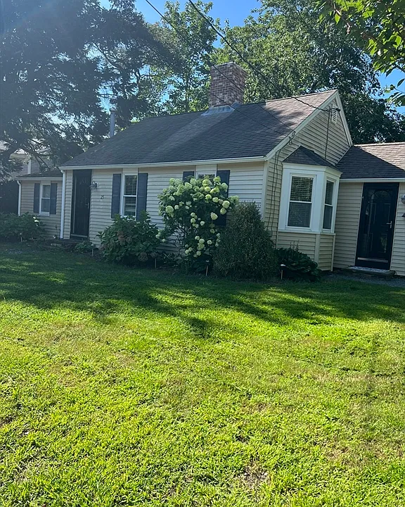 25 Centerville Ave
