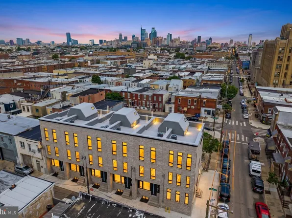 907 Emily St, Philadelphia, PA 19148