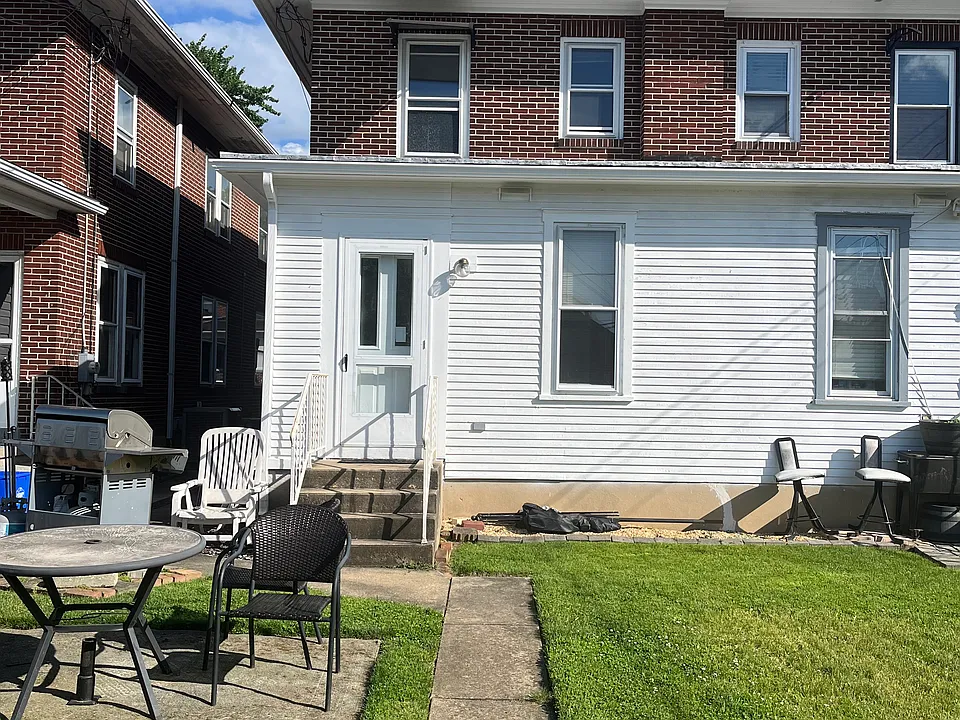 143 W Granada Ave