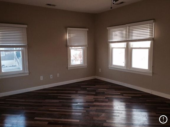 Living Room (hardwood floors)