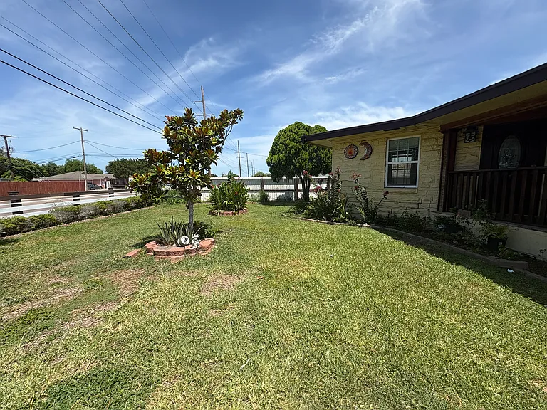 3315 Gollihar Rd — Photo 4