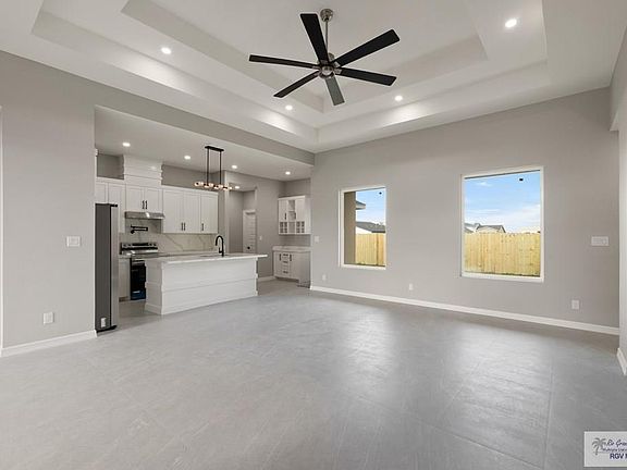 2nd image of 6841 Woodlands Ave