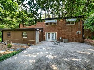 217 Bennington Dr, Chapel Hill, NC 27516