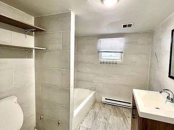 4th image of 120 Townsend Ave Floor 3