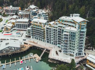 6707 Nelson Ave #206, West Vancouver, BC V7T 2G8