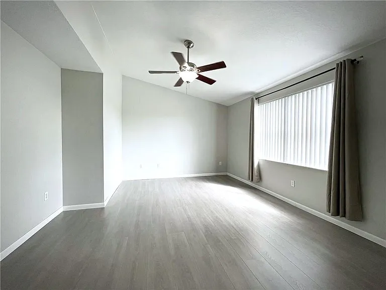 777 NW 151st Ave — Photo 38