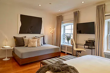 Rented by R New York