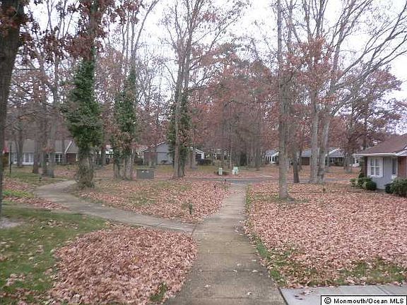 5th image of 60 Buckingham Drive #A