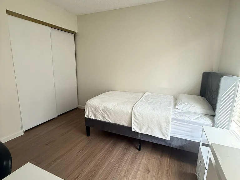 7873 Peachtree Ave — Photo 1