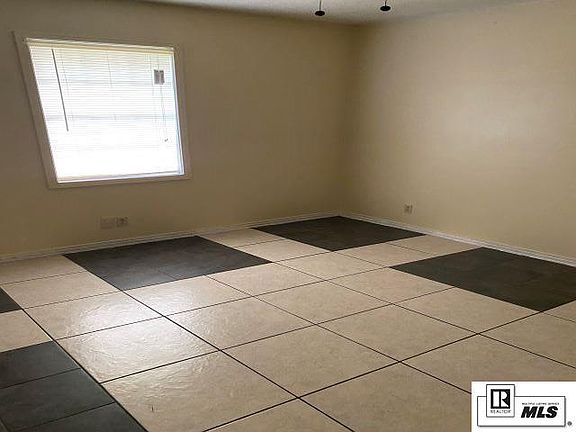 5th image of 63 Oakwood Dr