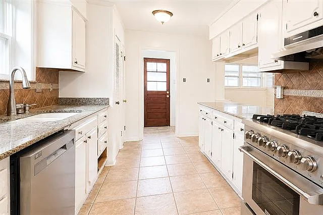 10125 Stacy Ct — Photo 3