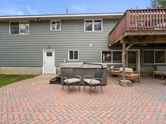 4th image of 8 Hillcrest Ave
