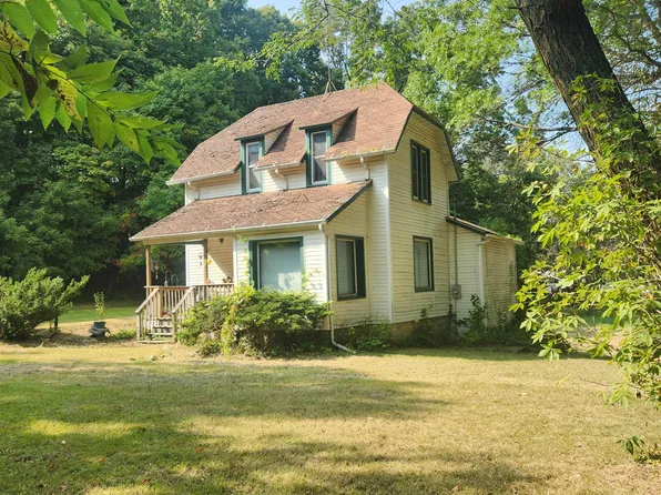 101 Station Rd, Fayette, IA 52142