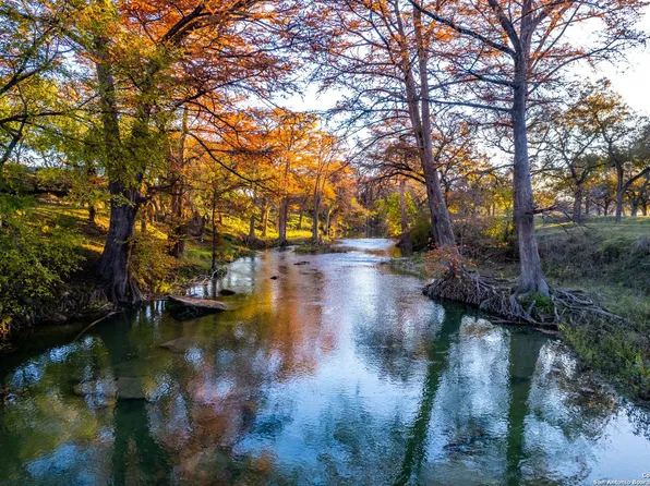 46 Fm 1621, Comfort, TX 78013