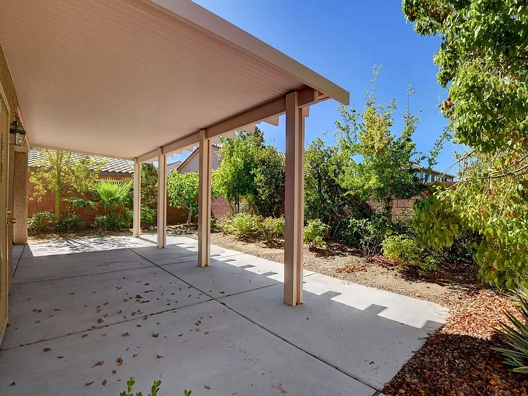7110 Purple Iris Ave — Photo 10