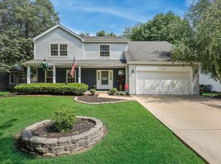 1716 Schey Ct, Naperville, IL 60565