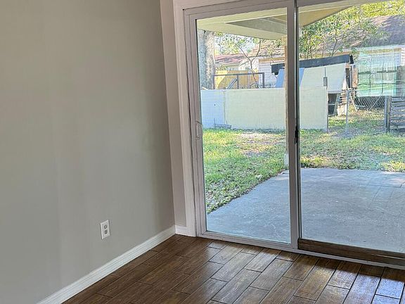 3rd image of 11970 GREENWOOD Court