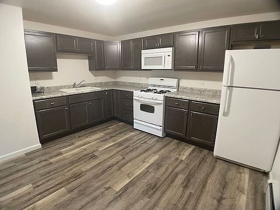 3rd image of 522 N Main St #12HC
