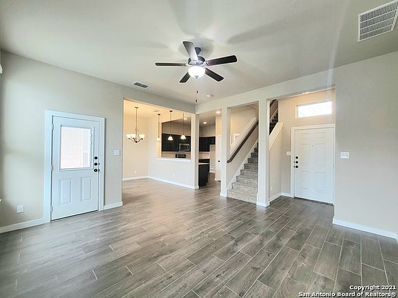 2nd image of 2207 Avery Vlg