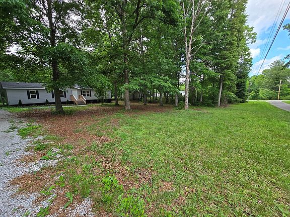 2nd image of 601 Foxwood Dr