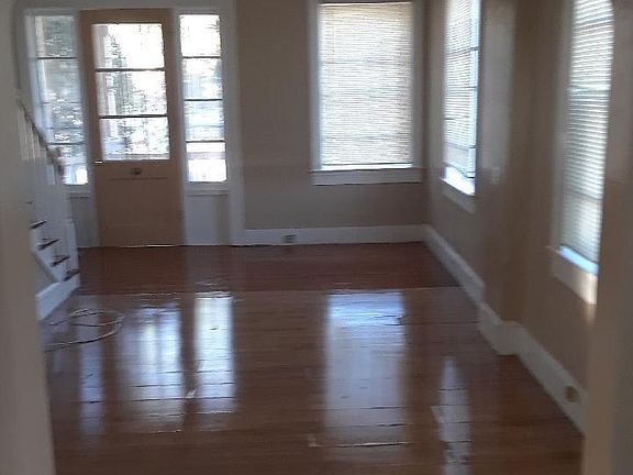 3rd image of 2901 Silver St