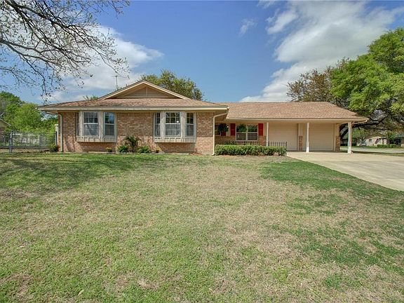 3rd image of 1415 Hummingbird Dr
