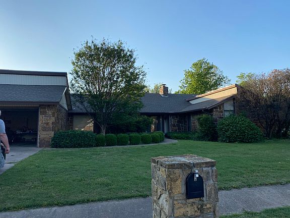 2nd image of 1217 E Hills Dr