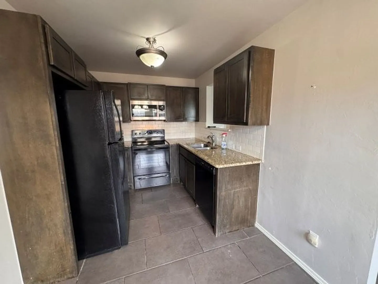 3 bedroom 2 story duplex in Deer Creek schools! — Photo 4