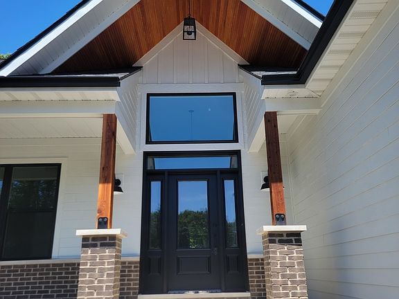 4th image of 15715 Hoods Cir