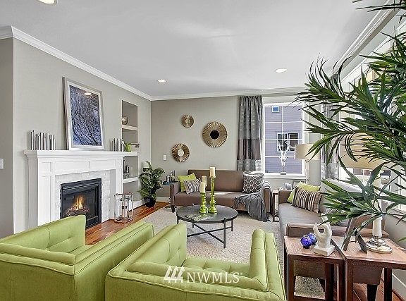 2nd image of 3051 W Briarcliff Lane