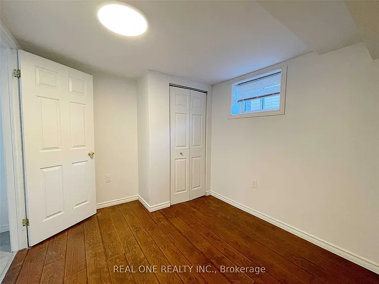 36 Victor Blvd #BASEMENT — Photo 12
