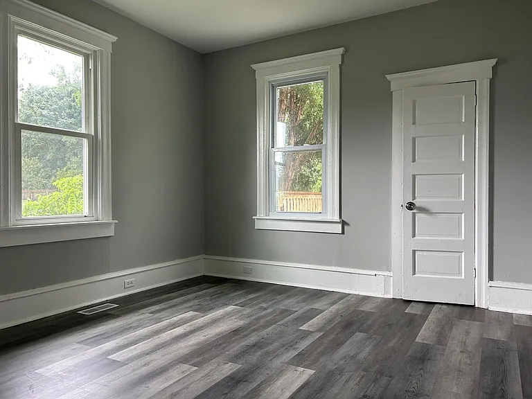 148 Charles Ave — Photo 5