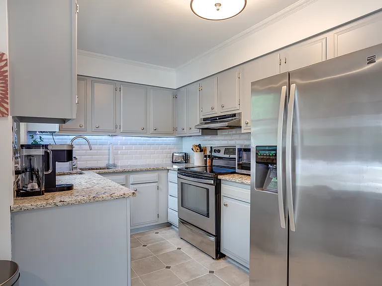 2101 Noble Rd — Photo 11